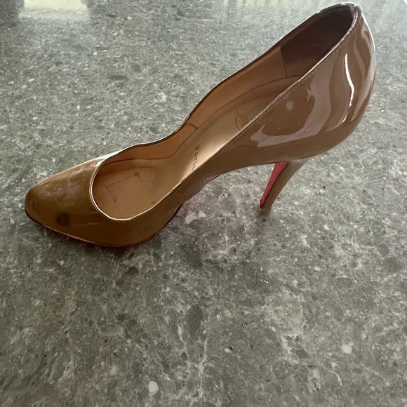 Christian Louboutin - Picture 6 of 9